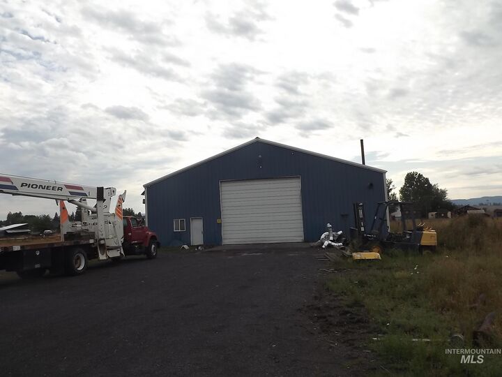 Property Photo:  414 Wood Street  ID 83553 