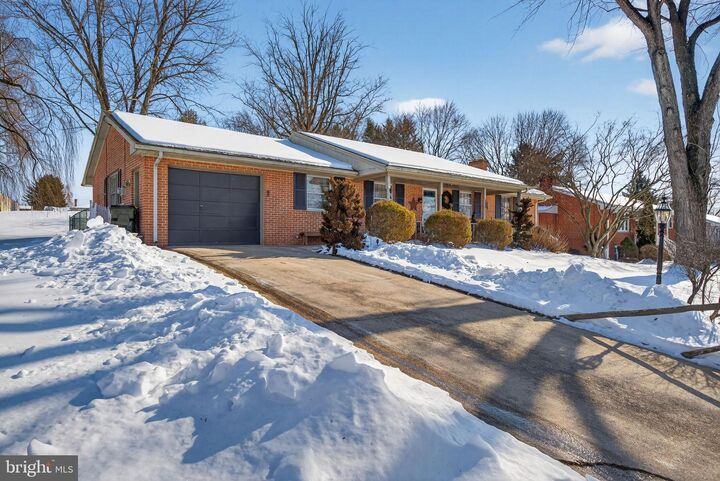 Property Photo: 2139 Twin Brooks Drive PA 17408