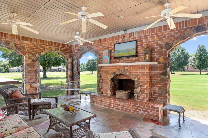 Property Photo:  5 Westin Drive  AR 72034 