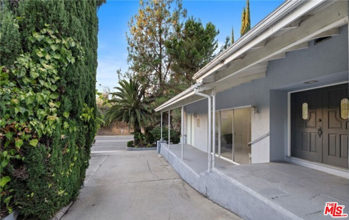 Property Photo:  4348 Sepulveda Blvd  CA 91403 