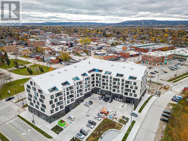 Property Photo:  31 Huron Street 603  ON L9Y 5T7 