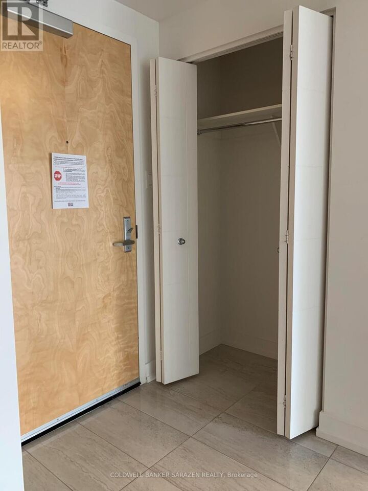 Property Photo: 40 Nepean Street 1302 ON K2P 0X5