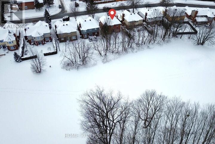 Property Photo:  35 Weslock Way  ON K2K 2K3 