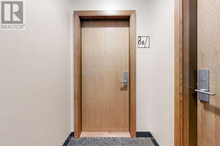 Property Photo: 56 Forest Manor Road 308 ON M2J 1M1