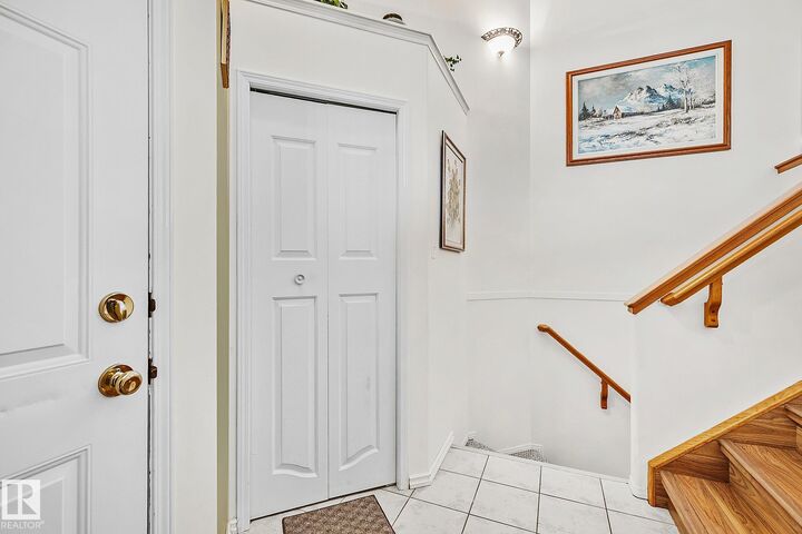 Photo de la propriété:  2 Creekside Way  AB T7X 3Y7 