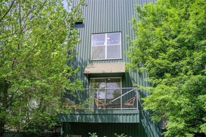 Property Photo: 241 Maynard Terrace SE 7 GA 30316