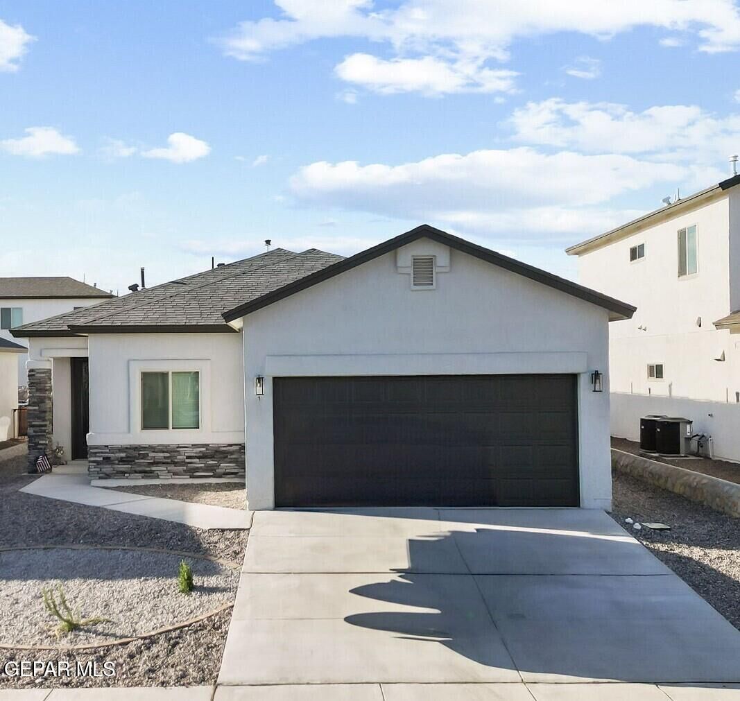 Property Photo: 13869 Paseo De Gloria Avenue TX 79928