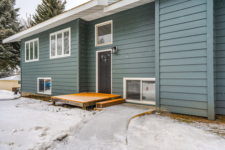 Property Photo:  2511 Stevens Street  ND 58503 