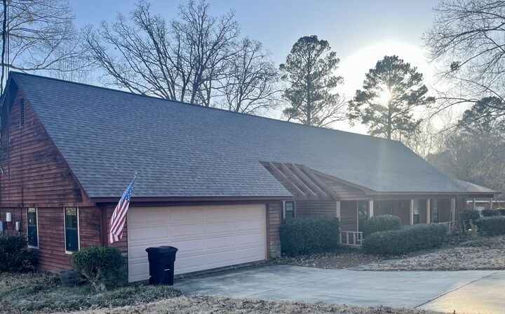 Property Photo:  204 W Williamsburg Dr  MS 39759 