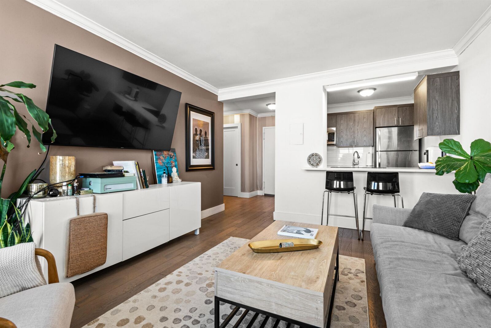 Property Photo:  100 Manhattan Ave 1701  NJ 07087 