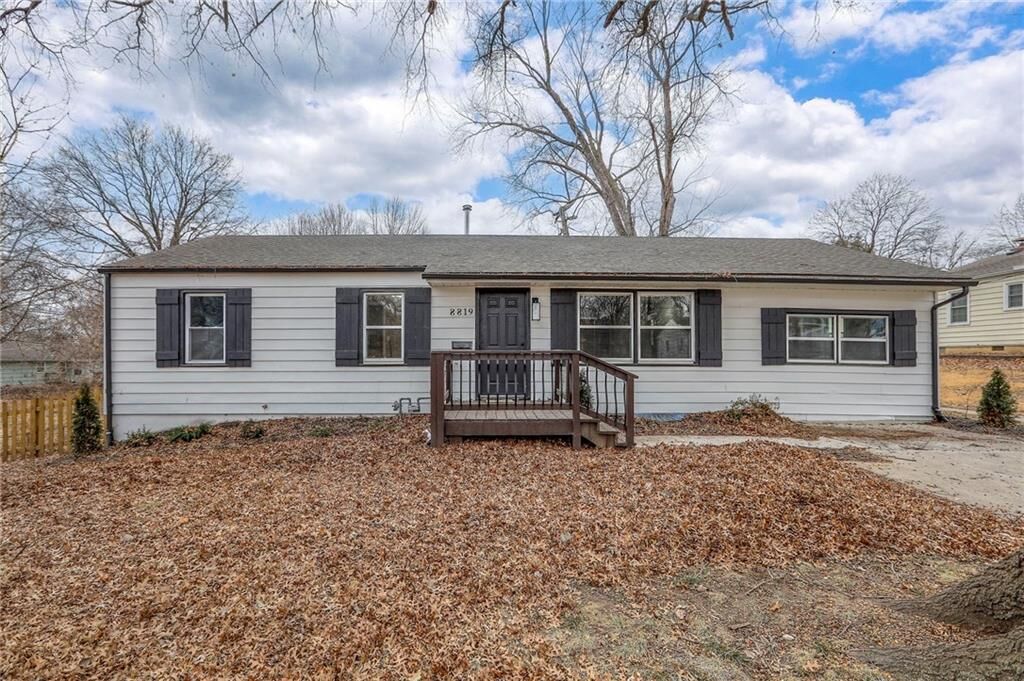 Property Photo:  8819 E 80th Terrace  MO 64138 