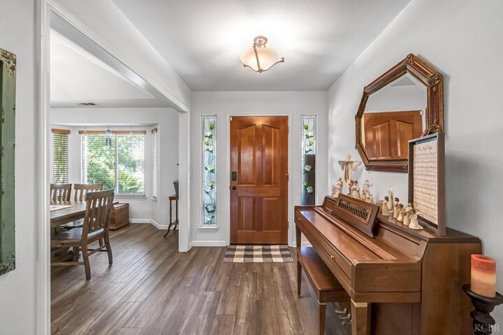 Property Photo:  1405 Lincoln Lane  CA 93245 