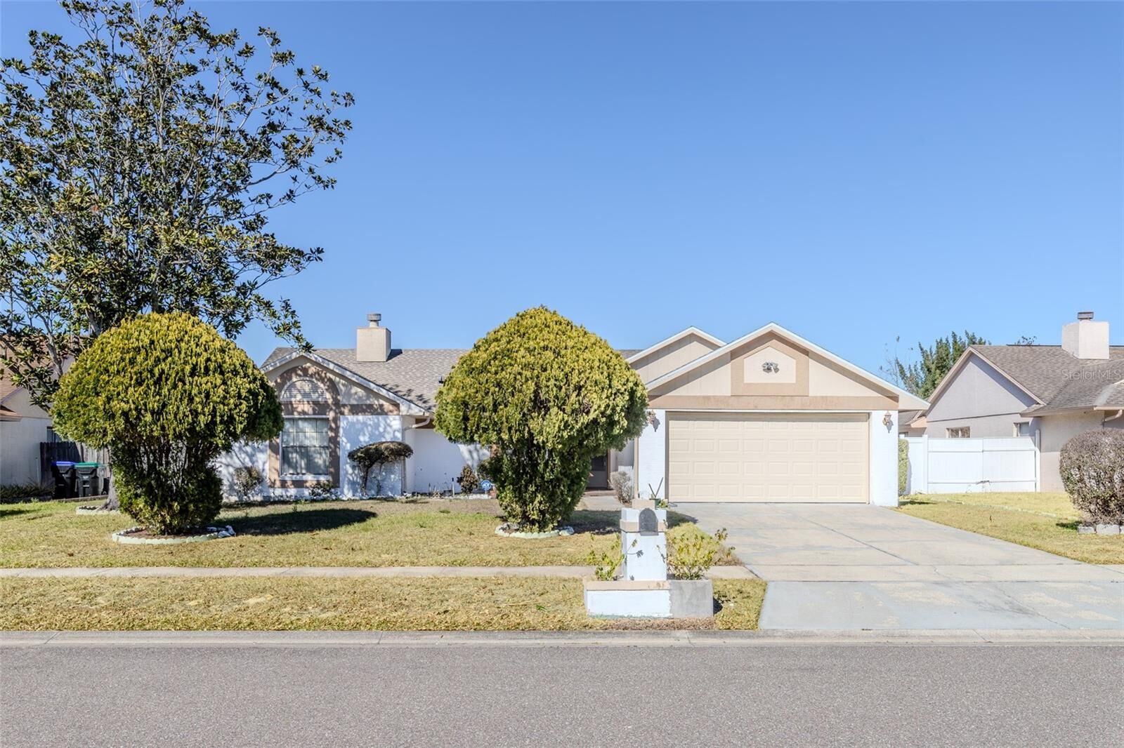 Property Photo:  7720 Colebrook Drive  FL 32818 