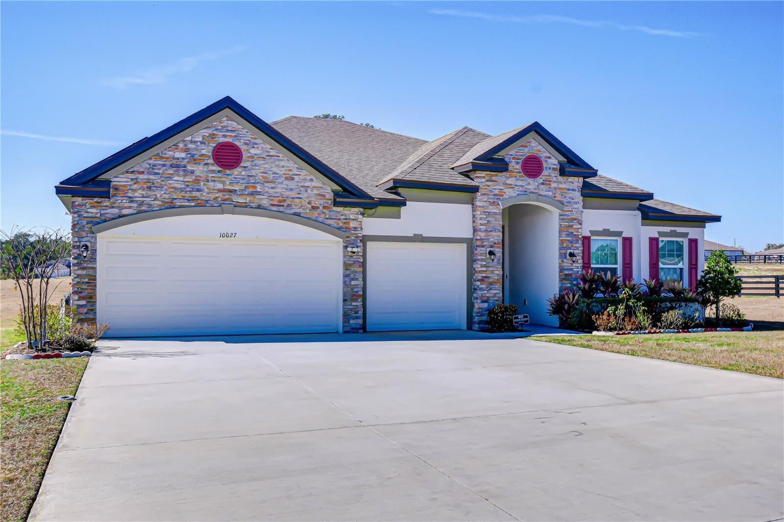 Property Photo:  10027 Dolphin Gull Circle  FL 33592 