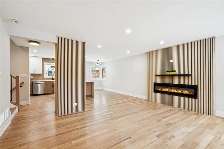 Property Photo:  730 N Wilshire Lane  IL 60004 