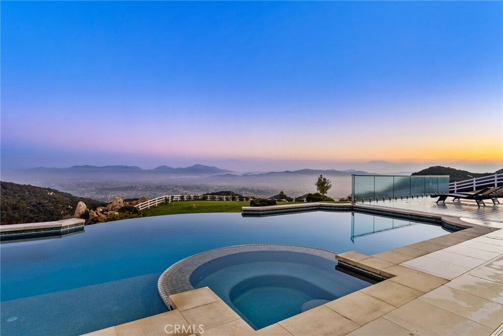 Property Photo:  37731 Via Baya  CA 92562 