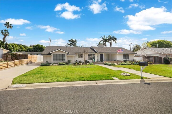 Property Photo:  12392 Country Lane  CA 92705 