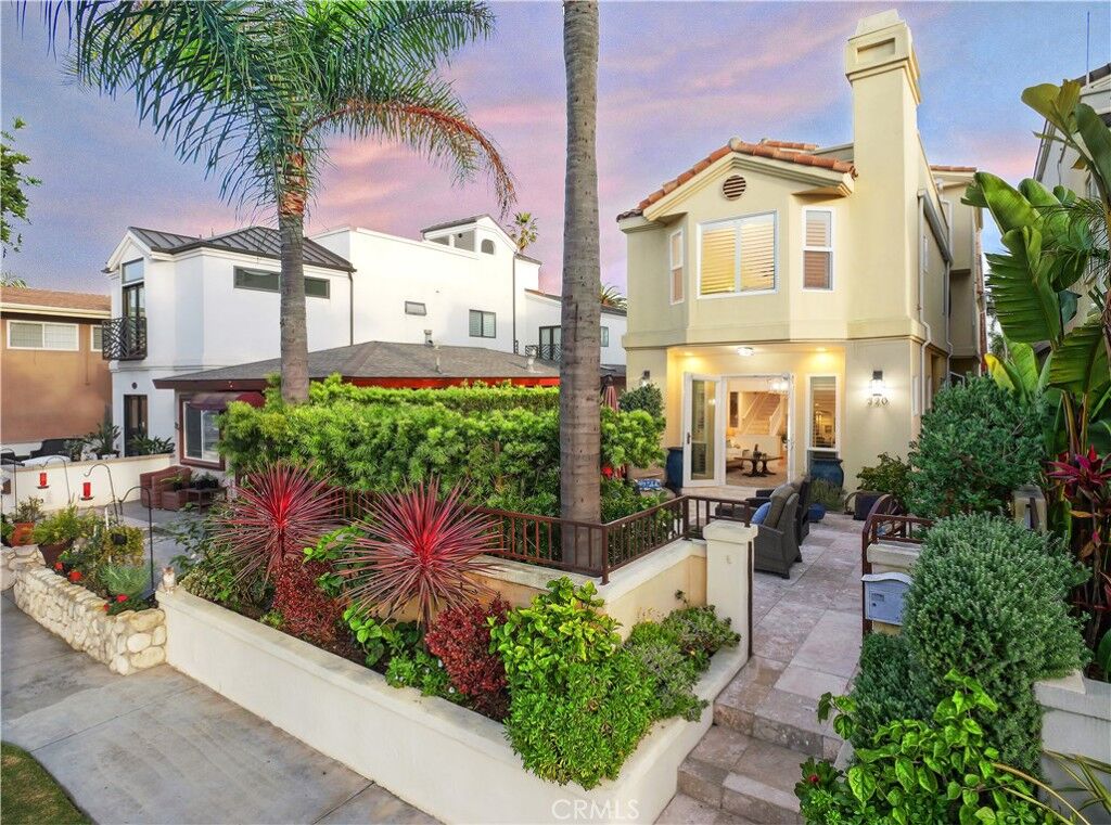 Property Photo:  320 15th  CA 92648 