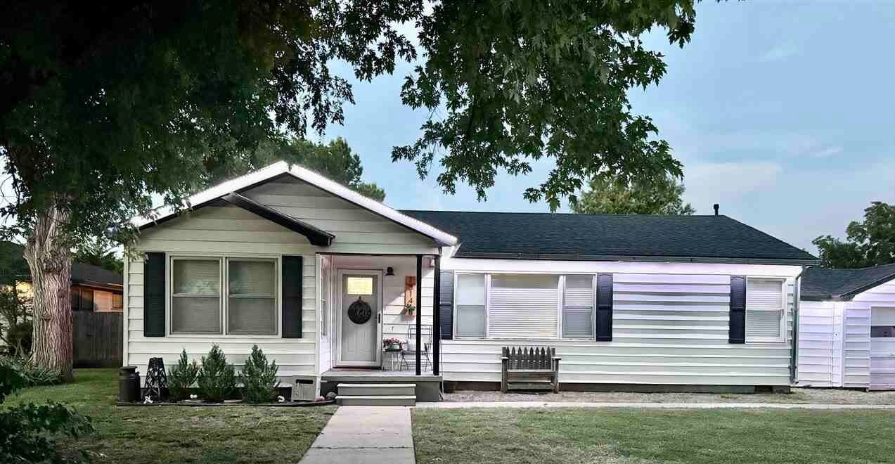 Property Photo:  1314 S 2nd St  OK 74631 