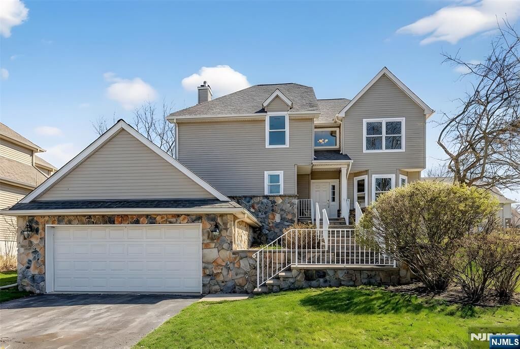 Property Photo:  5 Witherwood Drive  NJ 07419 