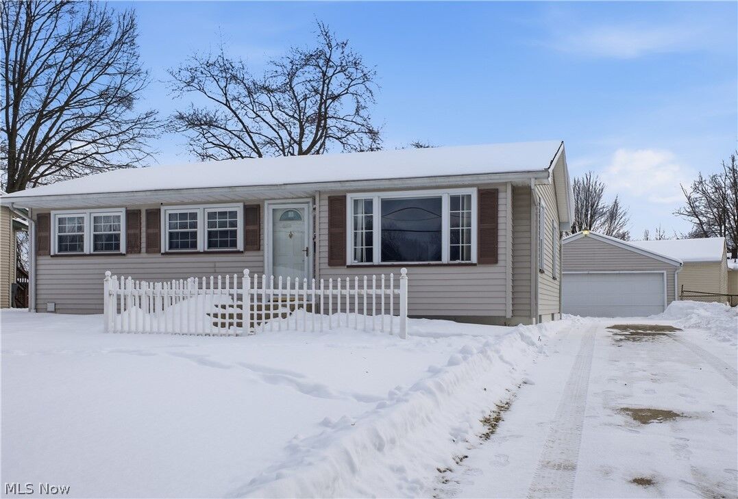 Property Photo:  5365 Oakcrest Avenue  OH 44515 