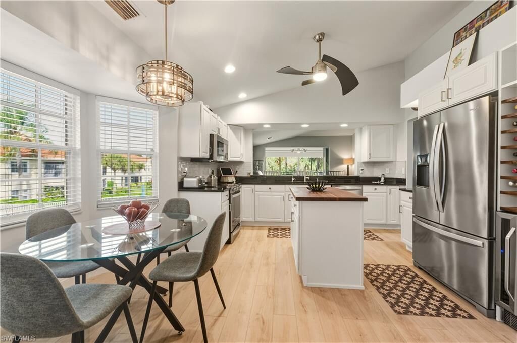 Property Photo:  6185 Reserve Cir 1403  FL 34119 