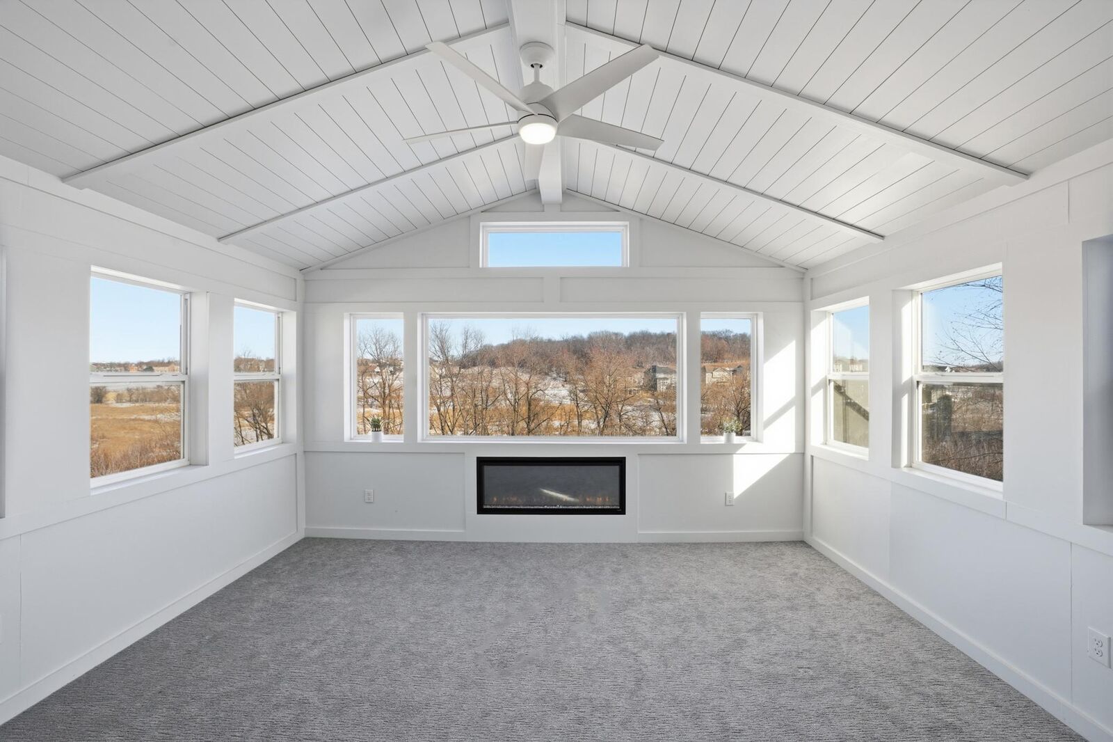 Property Photo:  1525 Hemlock Way  MN 55317 