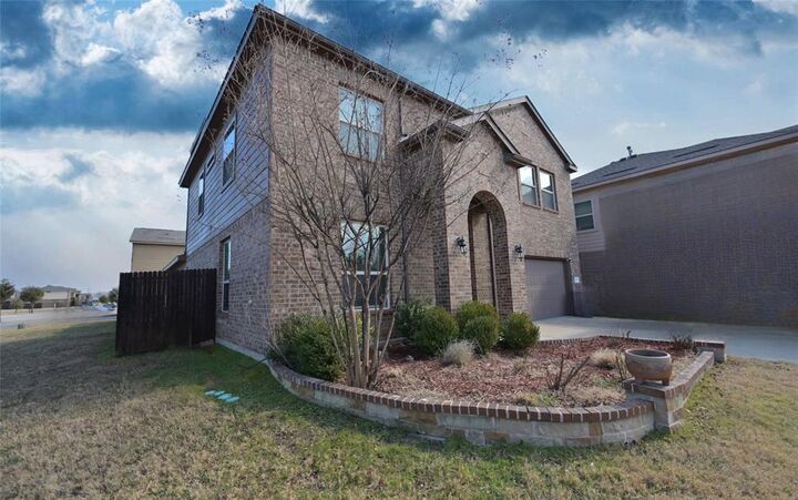 Property Photo:  5021 Splitrock Drive  TX 76210 