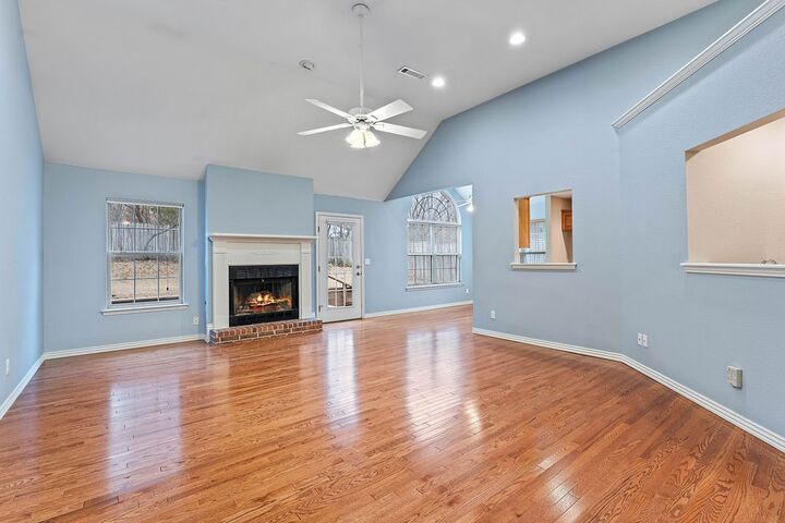 Property Photo:  612 E Ash Street  AR 72703 