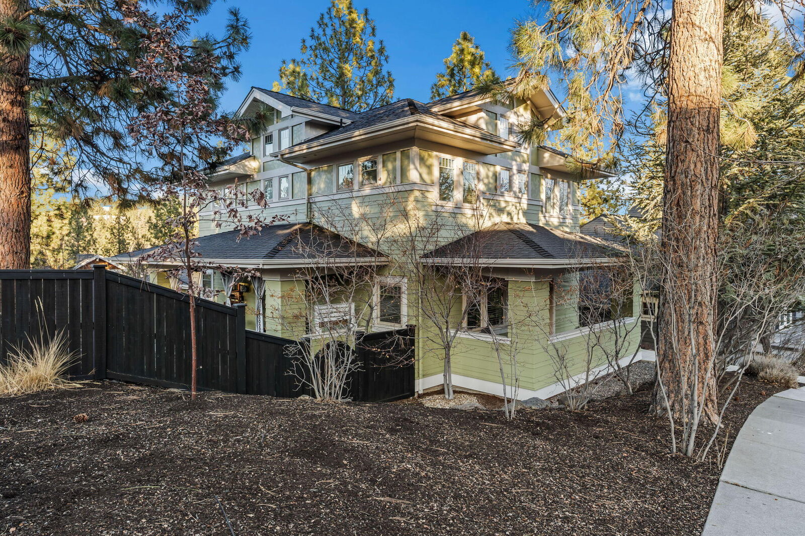 Property Photo: 2398 NW Lemhi Pass Drive OR 97703