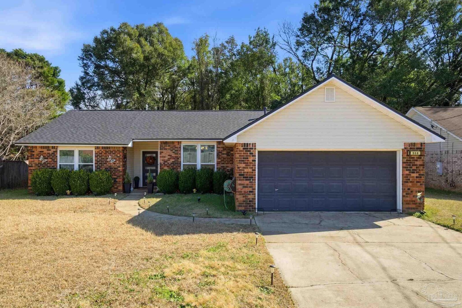 Property Photo:  908 Valley Ridge Dr  FL 32514 