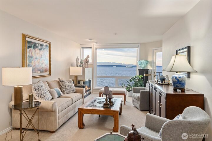 Property Photo:  1550  Alki Avenue SW 302  WA 98116 