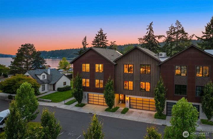 Property Photo:  4533  Flying Goat Avenue NE D240  WA 98110 