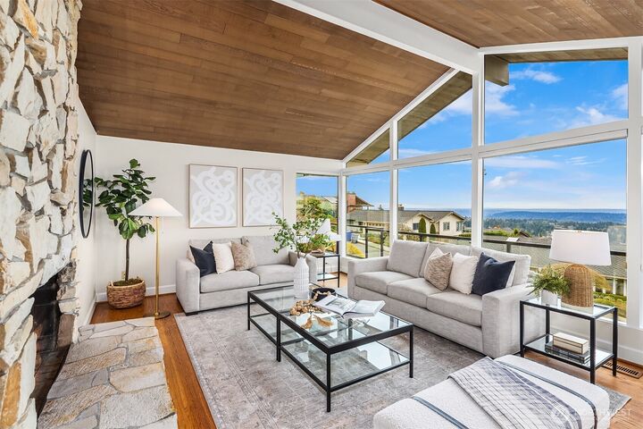 Property Photo:  4436  140th Avenue SE  WA 98006 