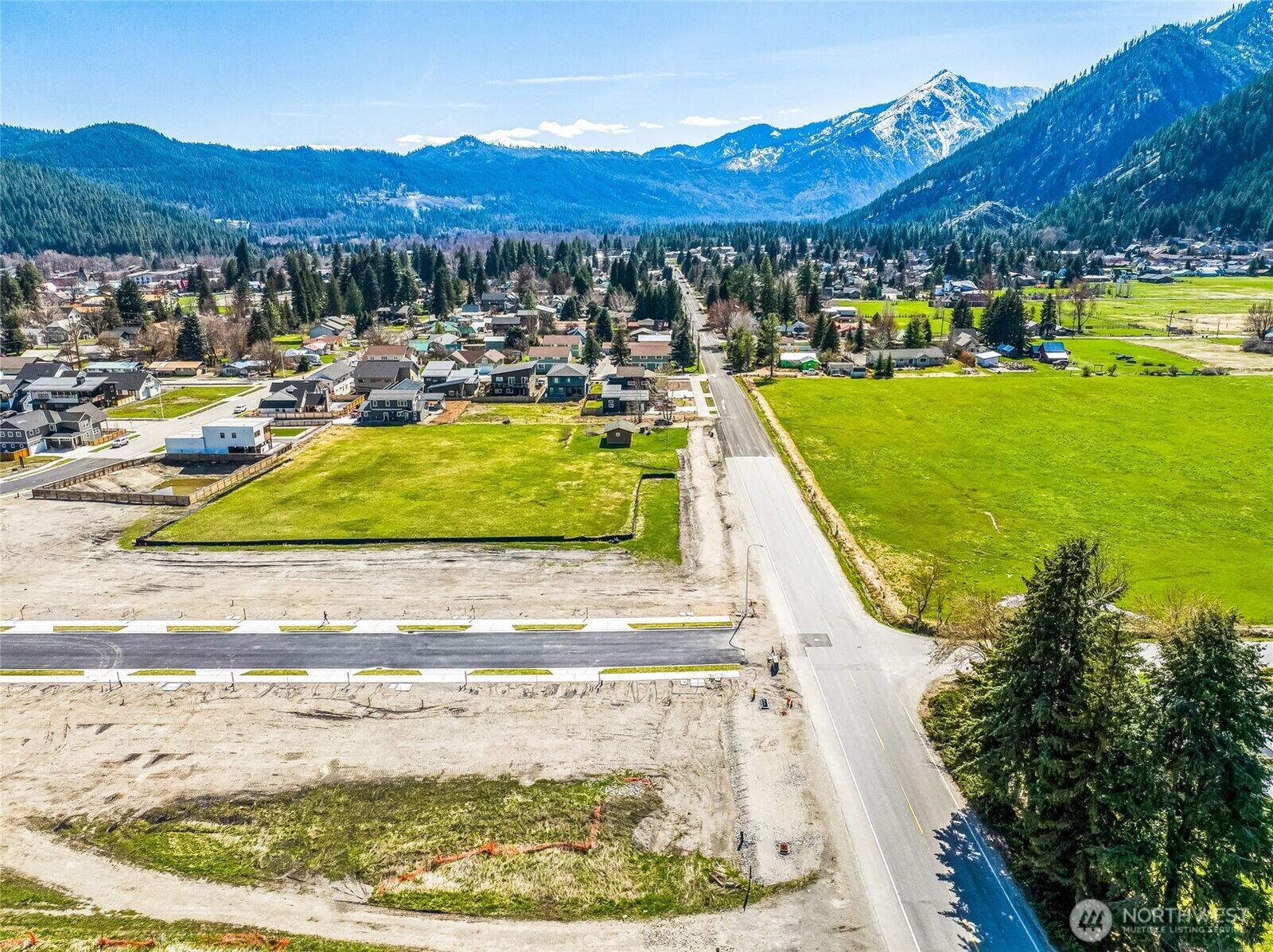 Property Photo:  102  Alpenglow Drive  WA 98826 