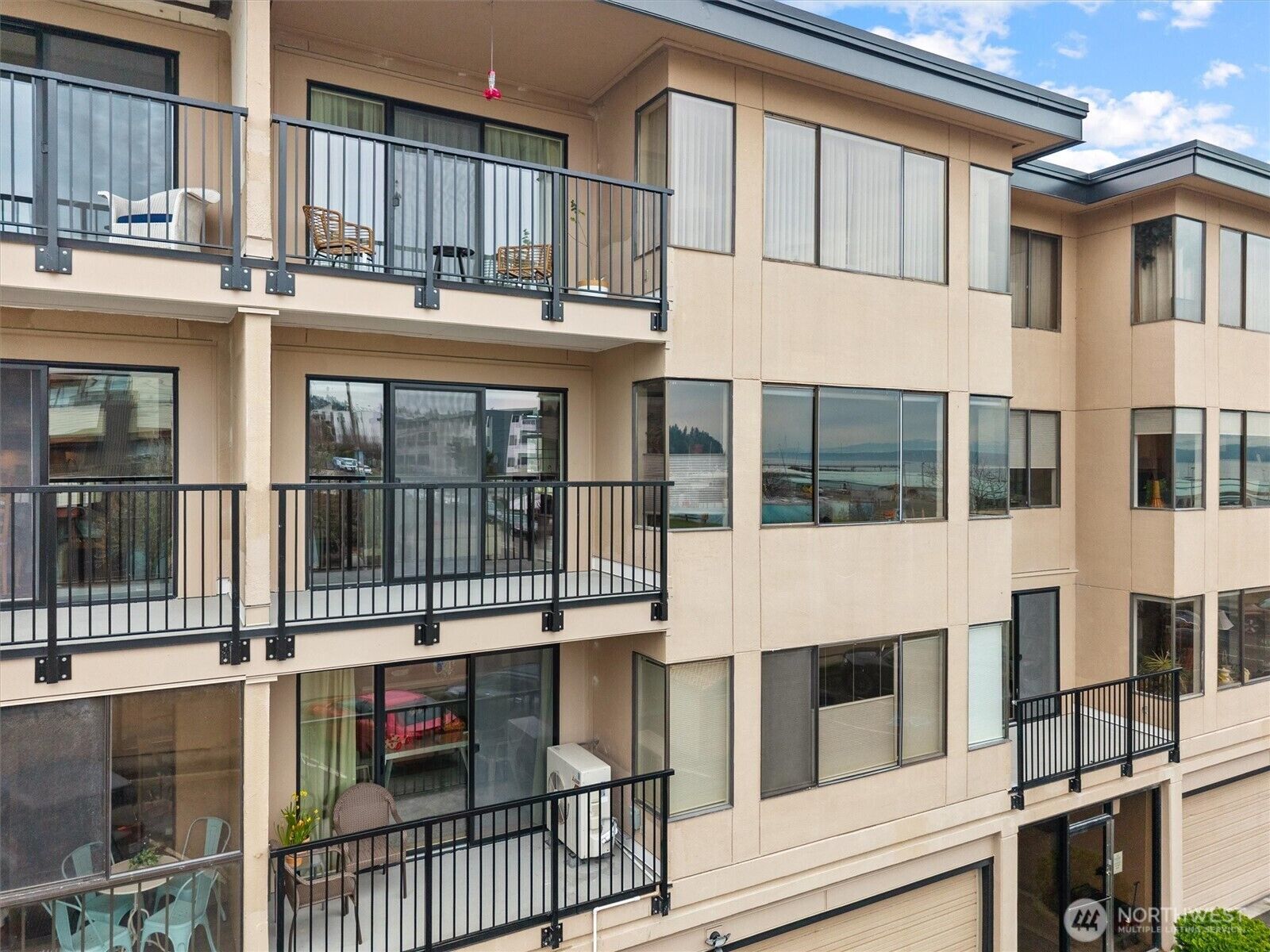 Property Photo:  601 S 227th Street 308N  WA 98198 