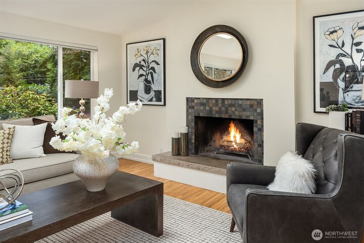 Property Photo:  2705  107th Avenue SE  WA 98004 