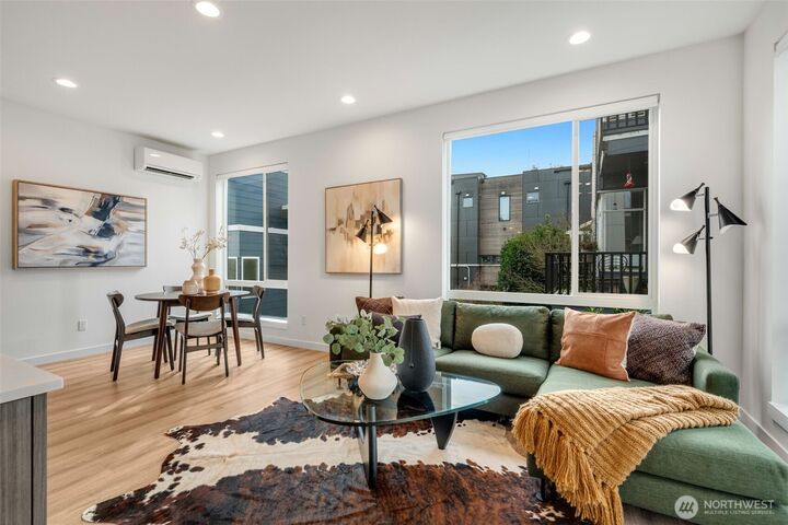 Property Photo:  1116  18th Avenue A  WA 98122 