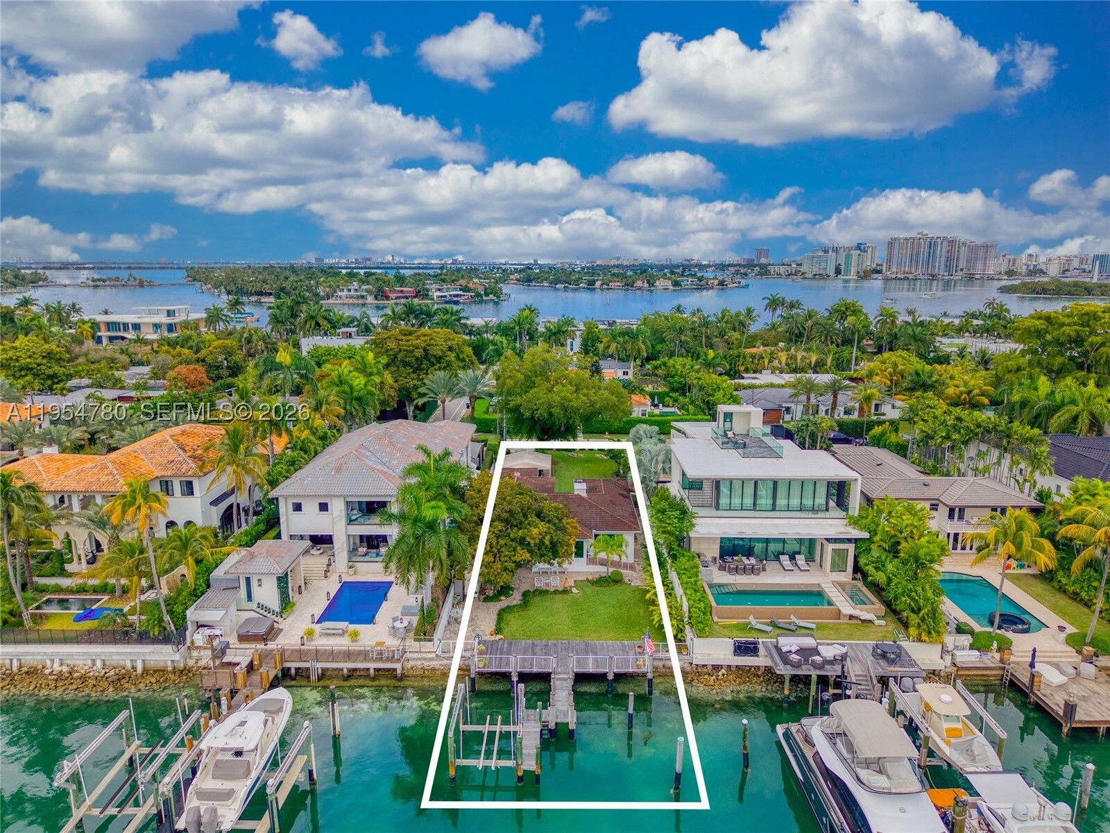 Property Photo:  170 S Hibiscus Dr  FL 33139 