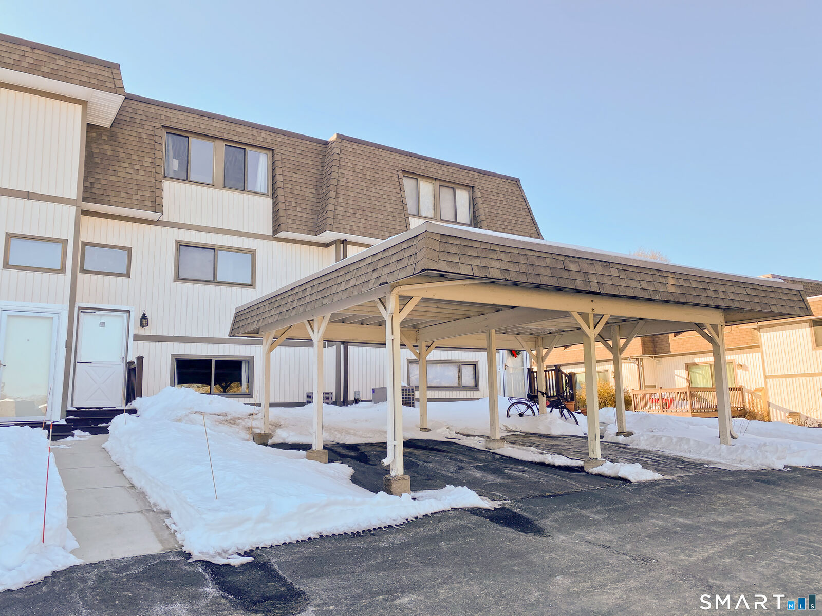 Property Photo:  29 Salmon Run 29  CT 06078 