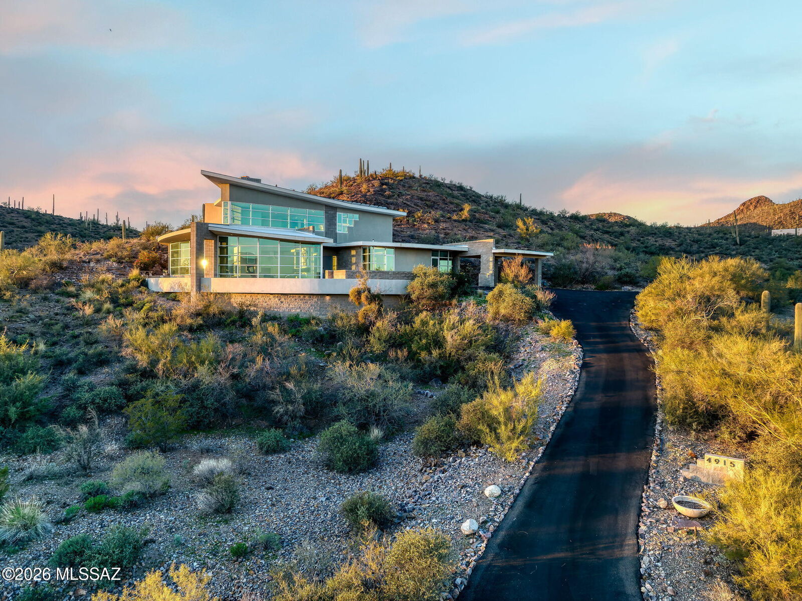 Property Photo:  4915 W Sundance Way  AZ 85745 