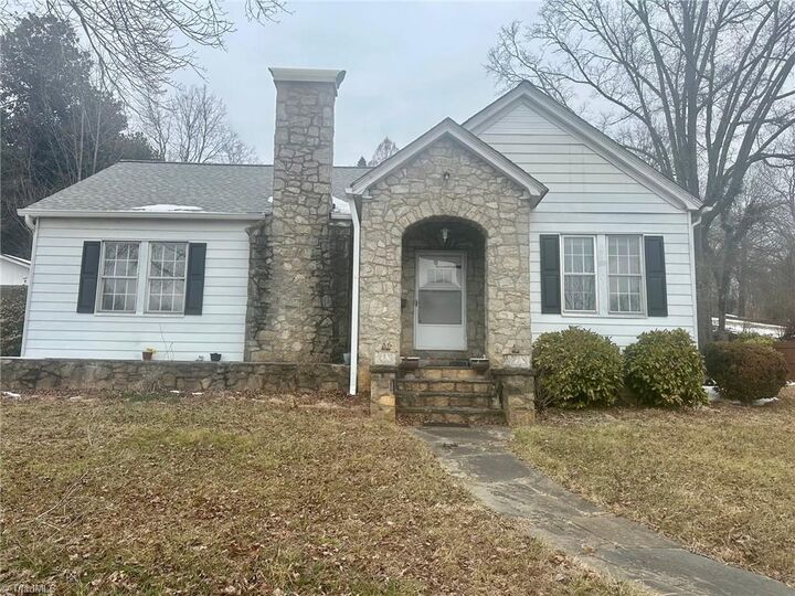 Property Photo:  402 W Main Street  NC 28697 