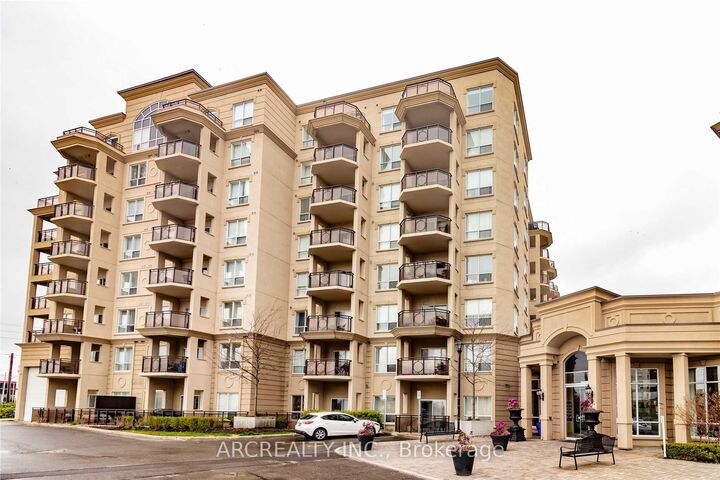 8 Maison Parc Court 313 — photo 1