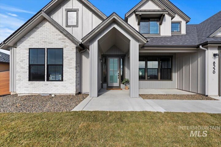 Property Photo:  8530 W Graye Street Shasta Xxl  ID 83646 