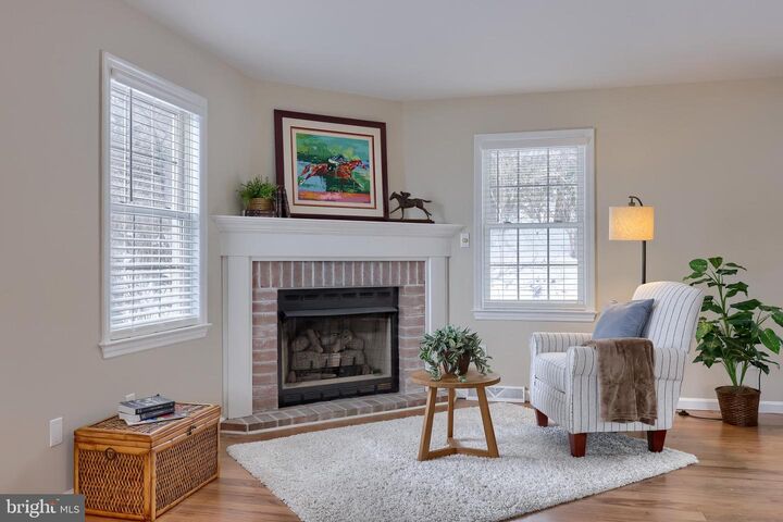 Property Photo:  35 Henry Court  PA 17601 