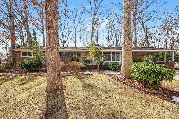 Property Photo:  2701 Thomas Trail  NC 28054 