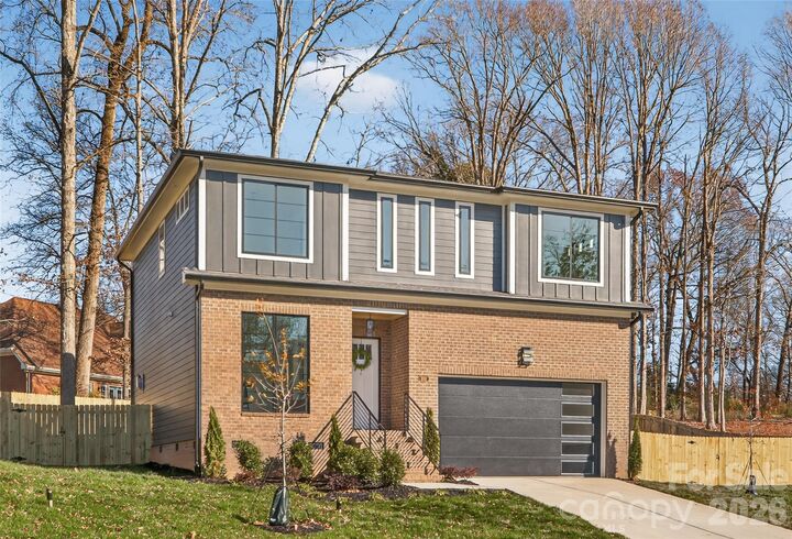 Property Photo:  16311 Riverpointe Drive  NC 28278 