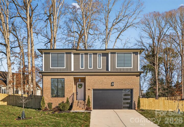 Property Photo:  16311 Riverpointe Drive  NC 28278 