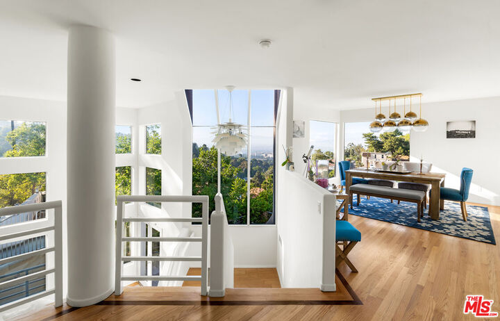 Property Photo:  7265 Caverna Dr  CA 90068 