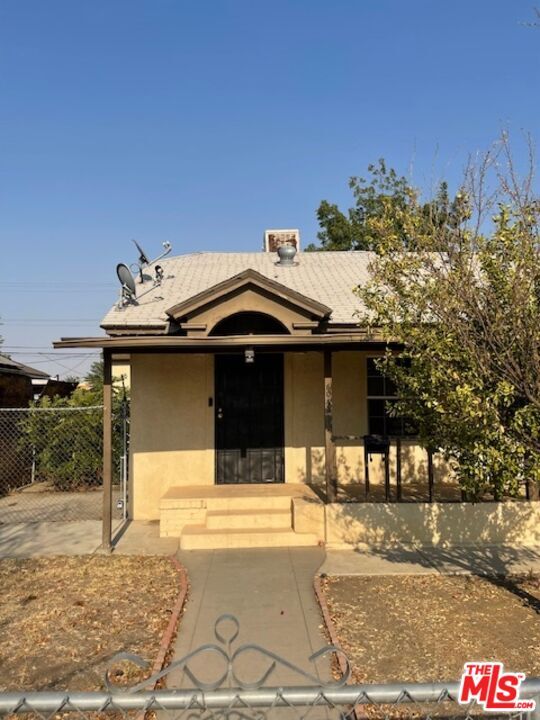 Property Photo:  604 Eye St  CA 93304 